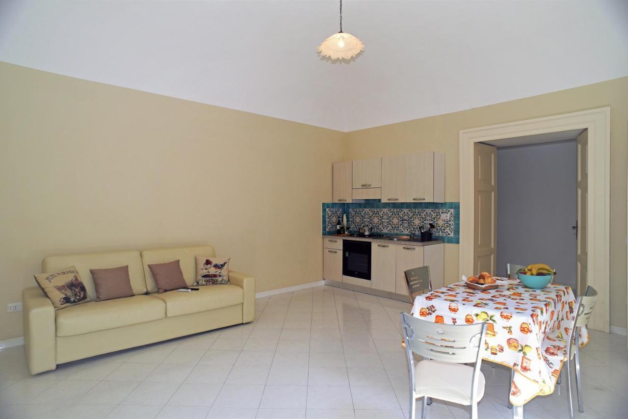 Casa Vacanza "Nonna Matilde" A Meta Di Sorrento, 600Mt Dal Mare, Casa Per 4 Extérieur photo